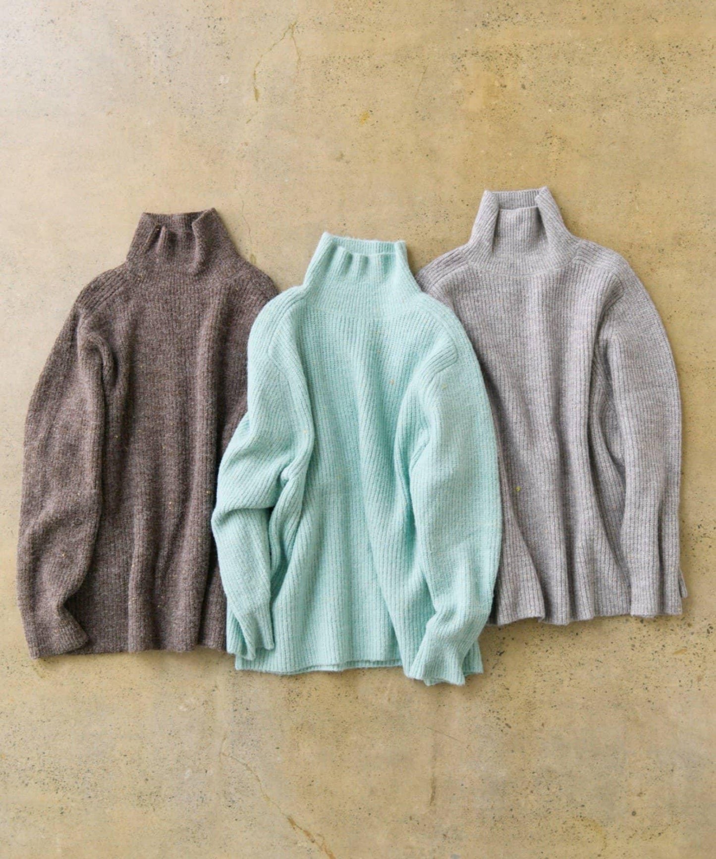 彩點高領針織套頭衫