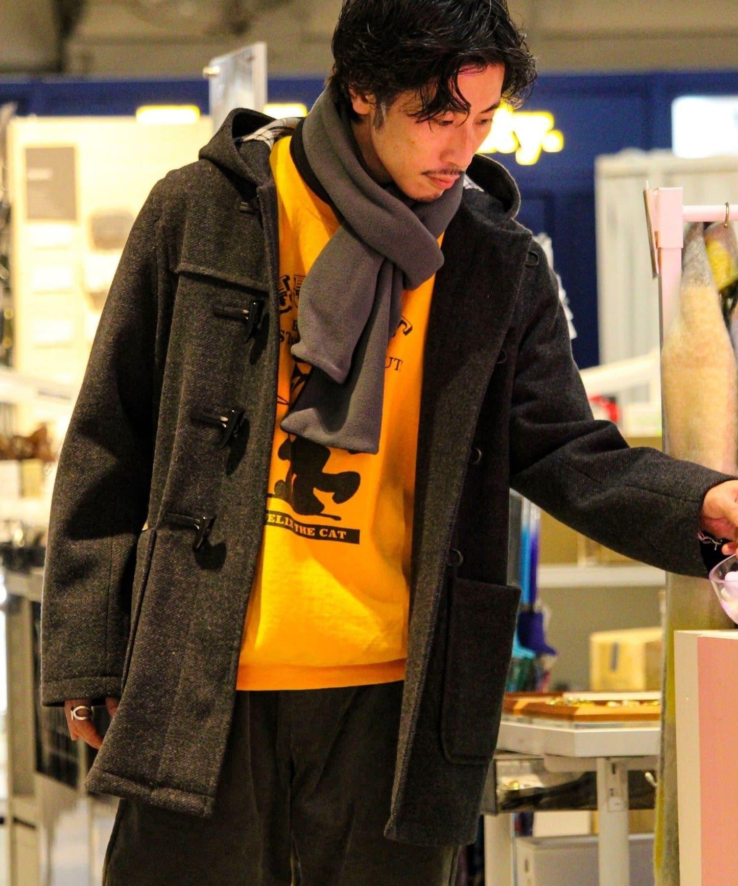 【去年人氣單品再度登場】經典牛角扣大衣