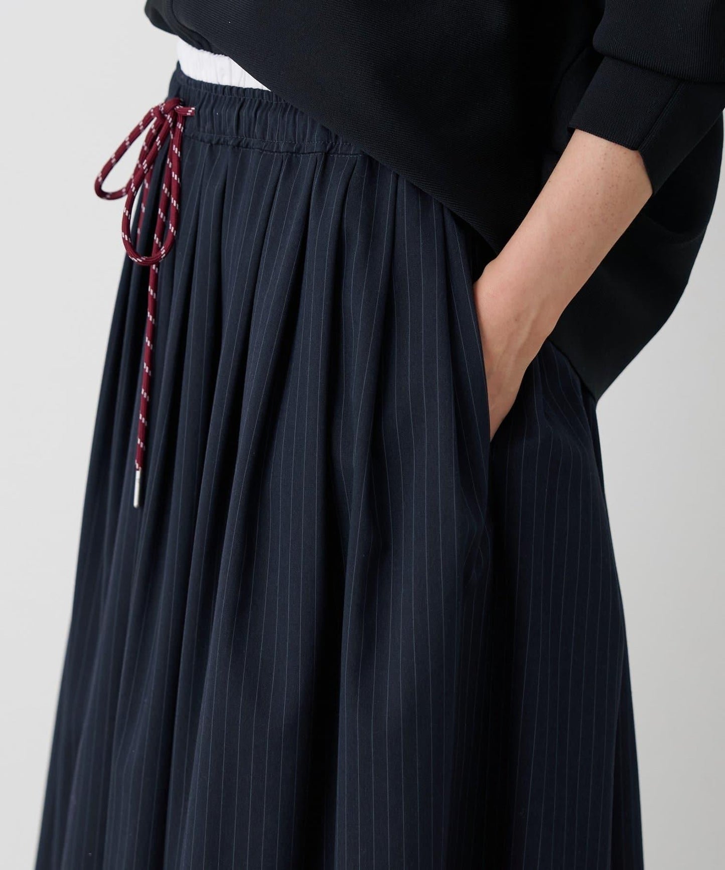 《近日開始》層疊褶皺半身裙