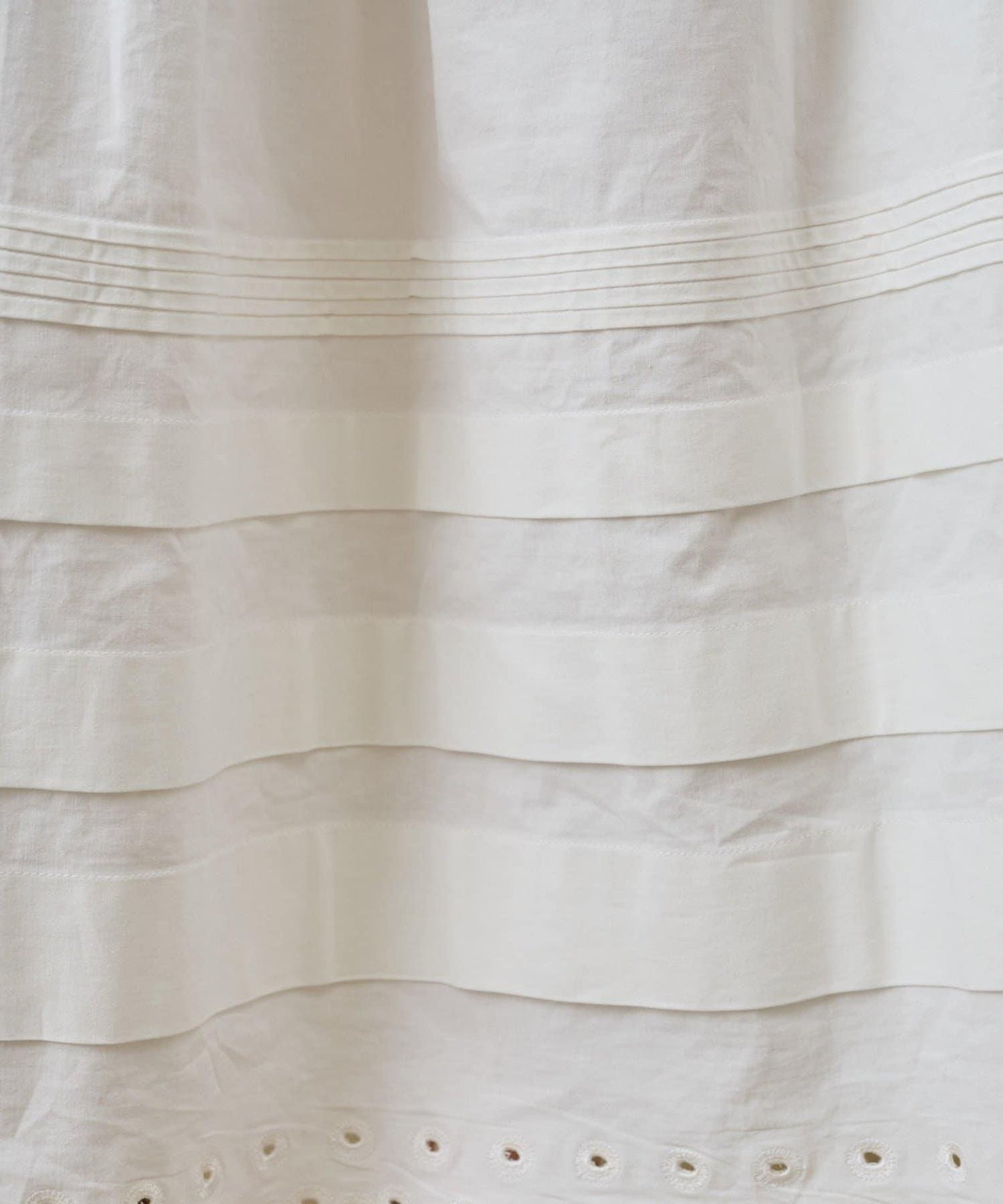 【GEMINI】波浪邊刺繡半身裙