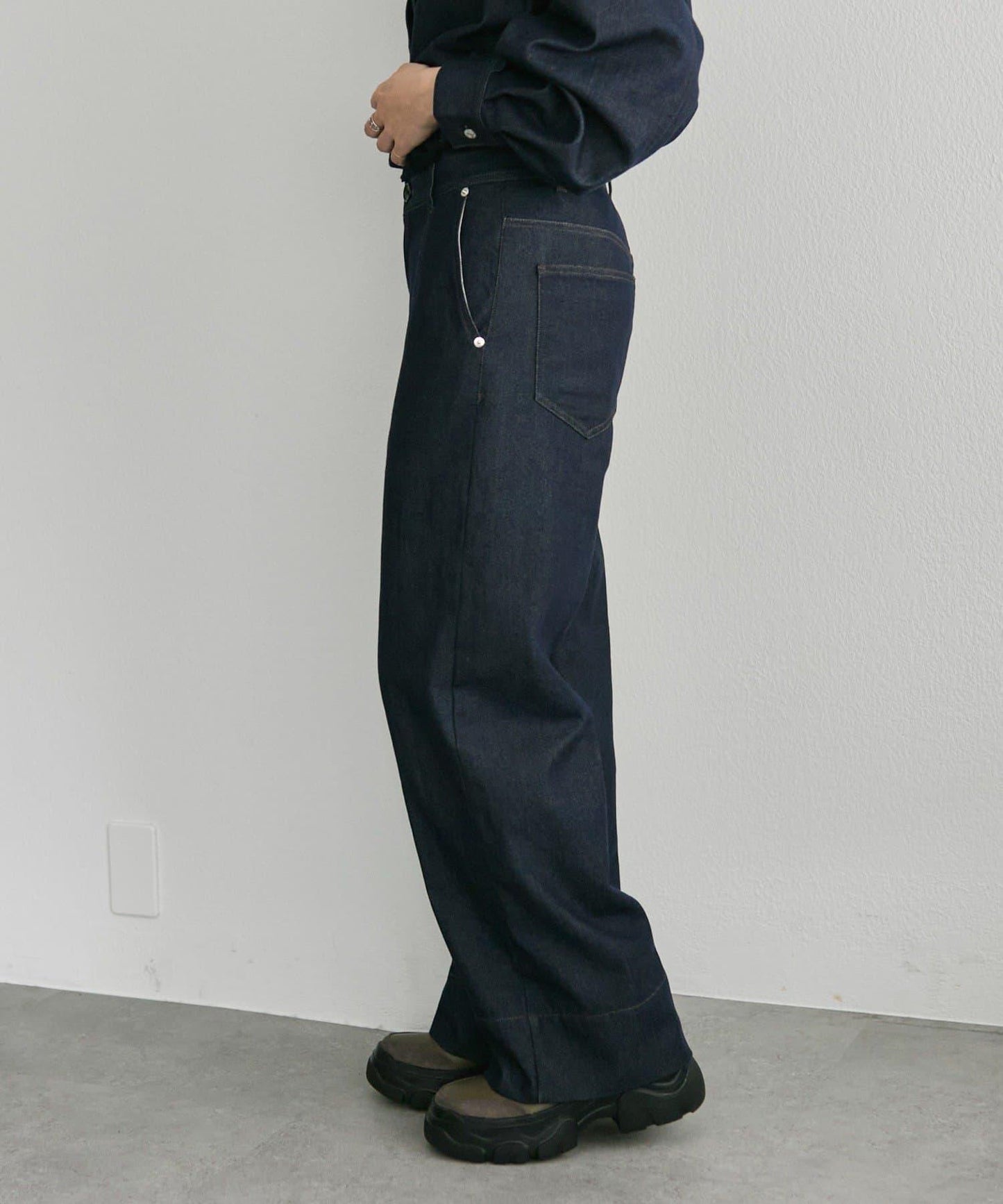 可成套穿著中線牛仔褲【SUM1 STYLE】