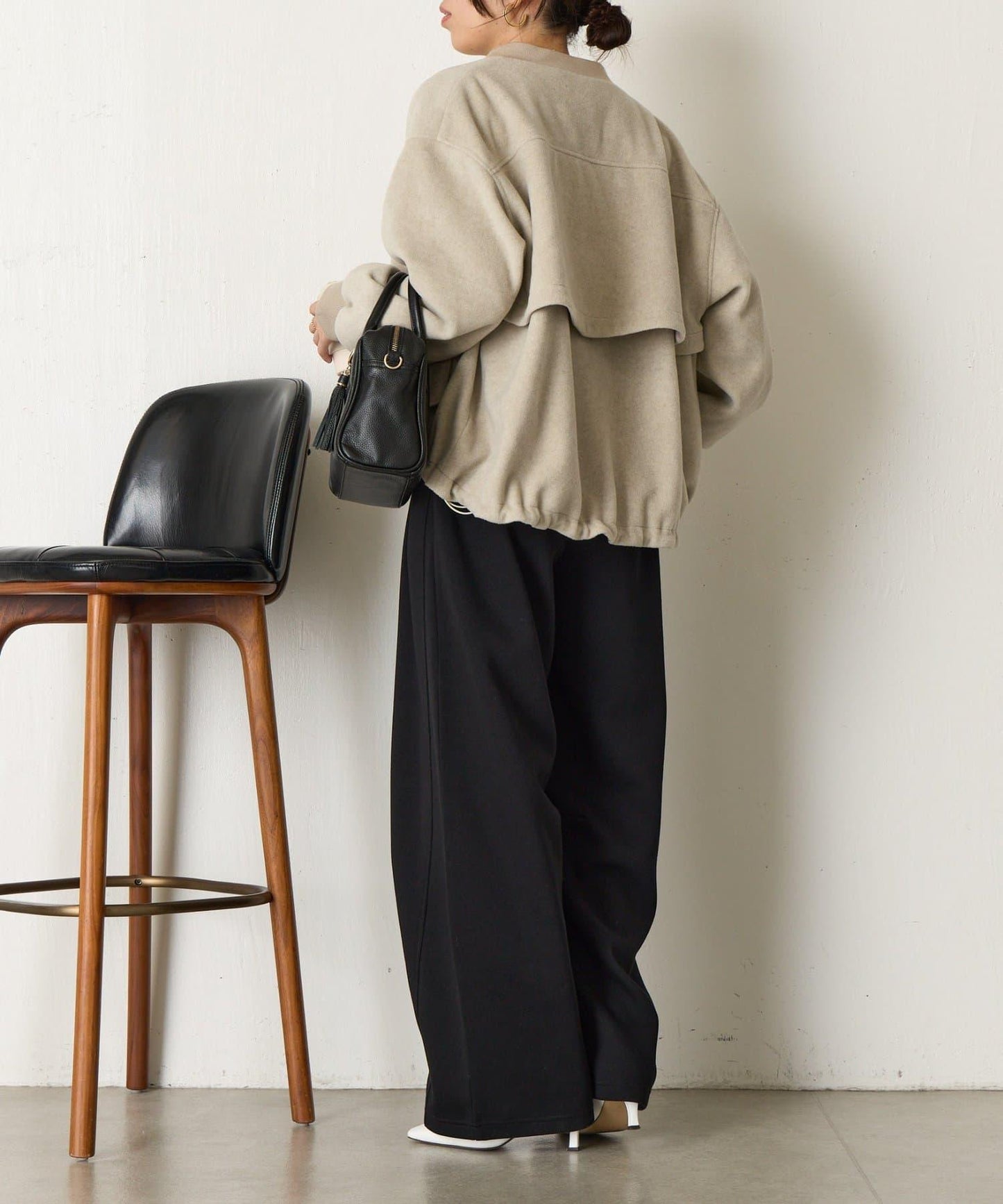 背部荷葉邊夾克