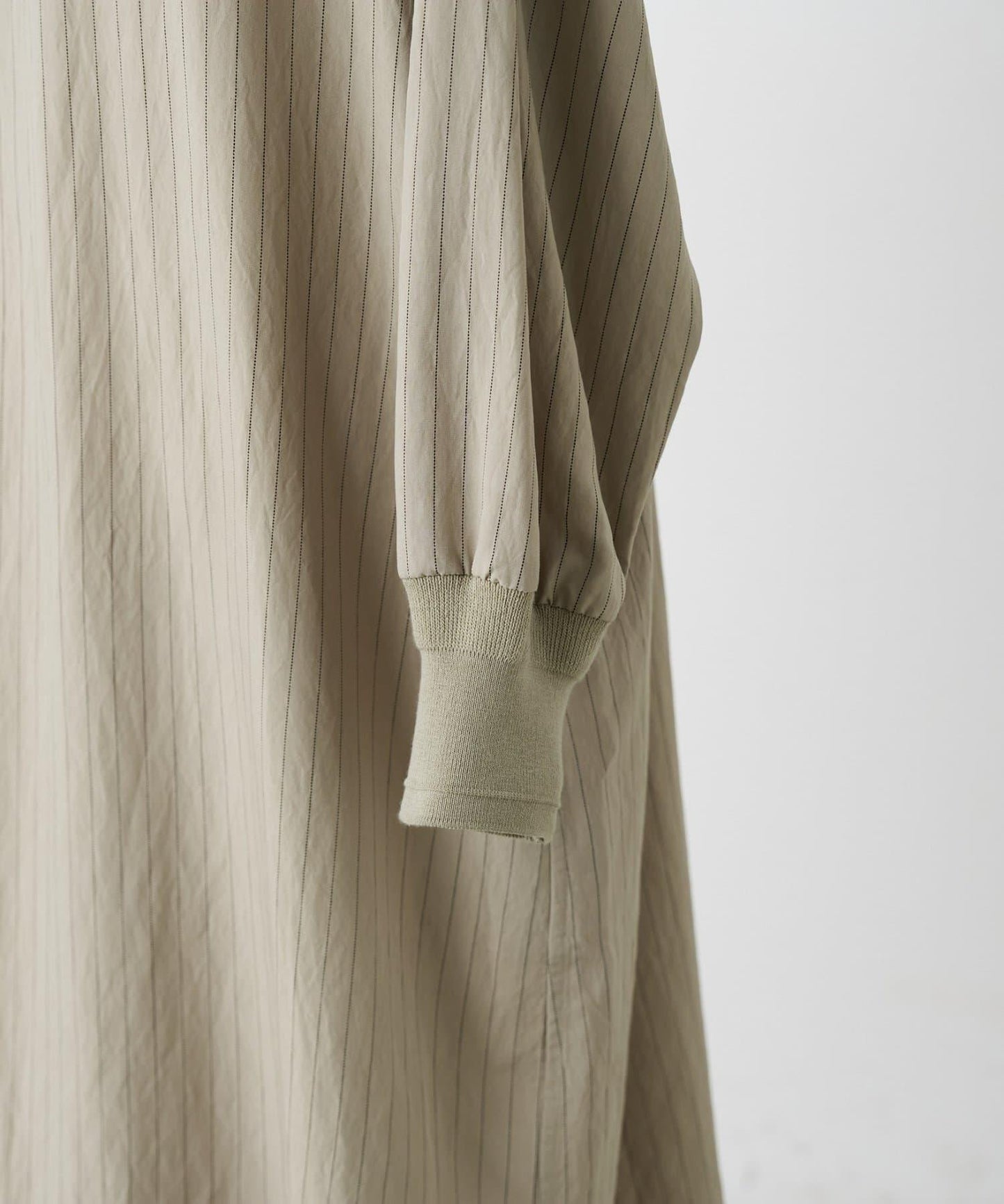 袖口針織襯衫連衣裙