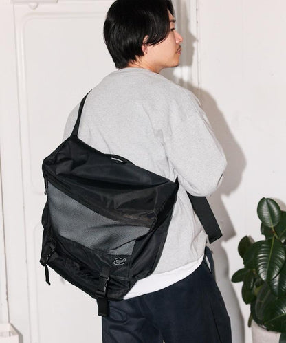 EXPANDER 單肩斜挎包 防潑水