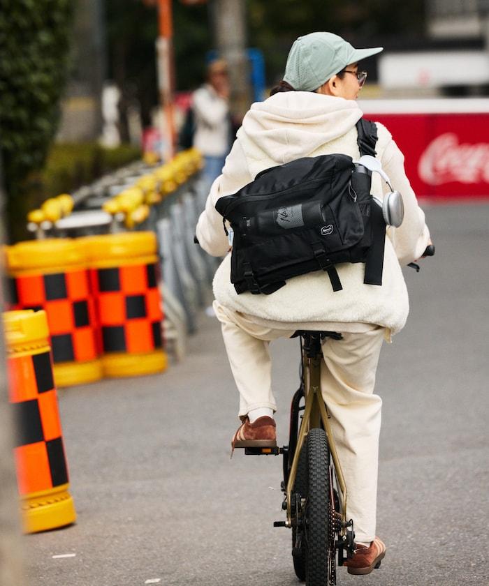 EXPANDER 單肩斜挎包 防潑水