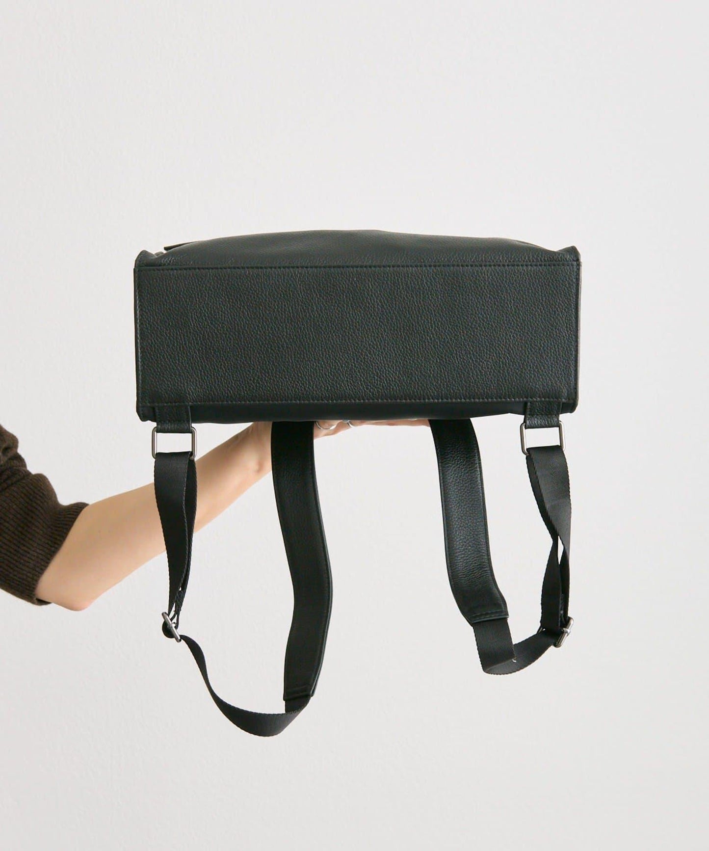 《本革/A4尺寸適用》皮革翻蓋雙肩包