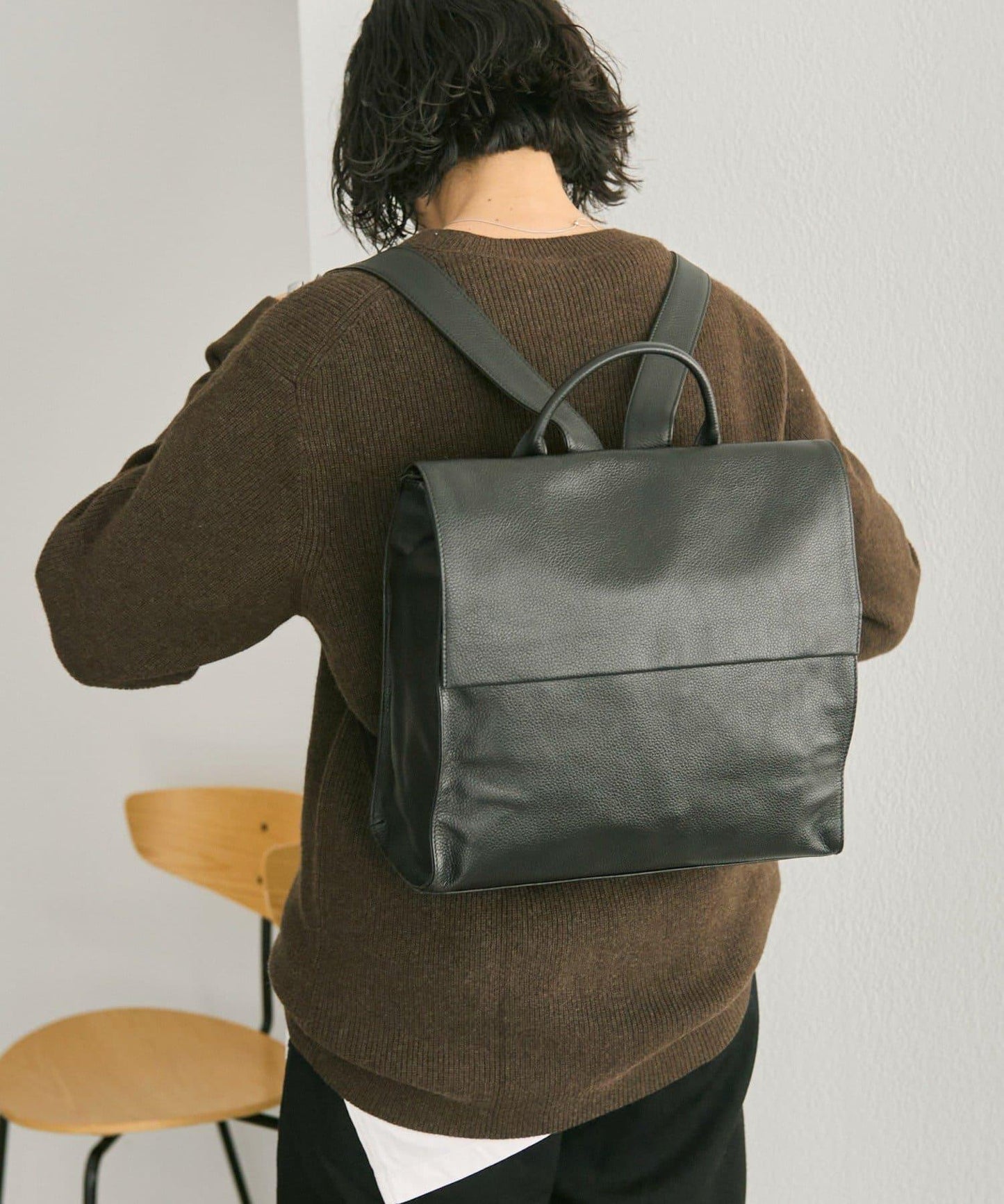 《本革/A4尺寸適用》皮革翻蓋雙肩包