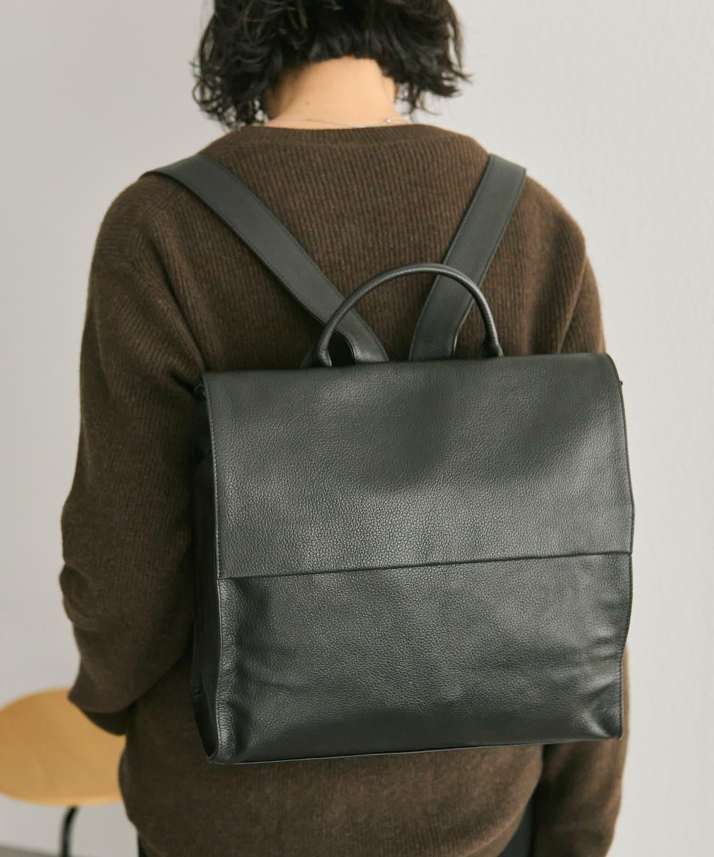 《本革/A4尺寸適用》皮革翻蓋雙肩包