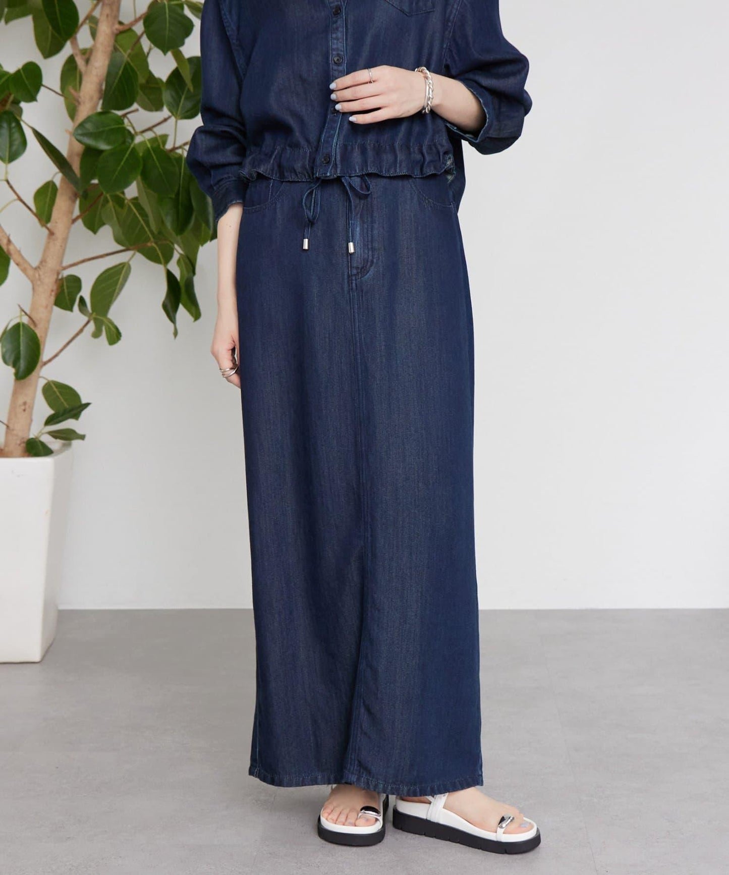 《近日開始》牛仔修身半身裙