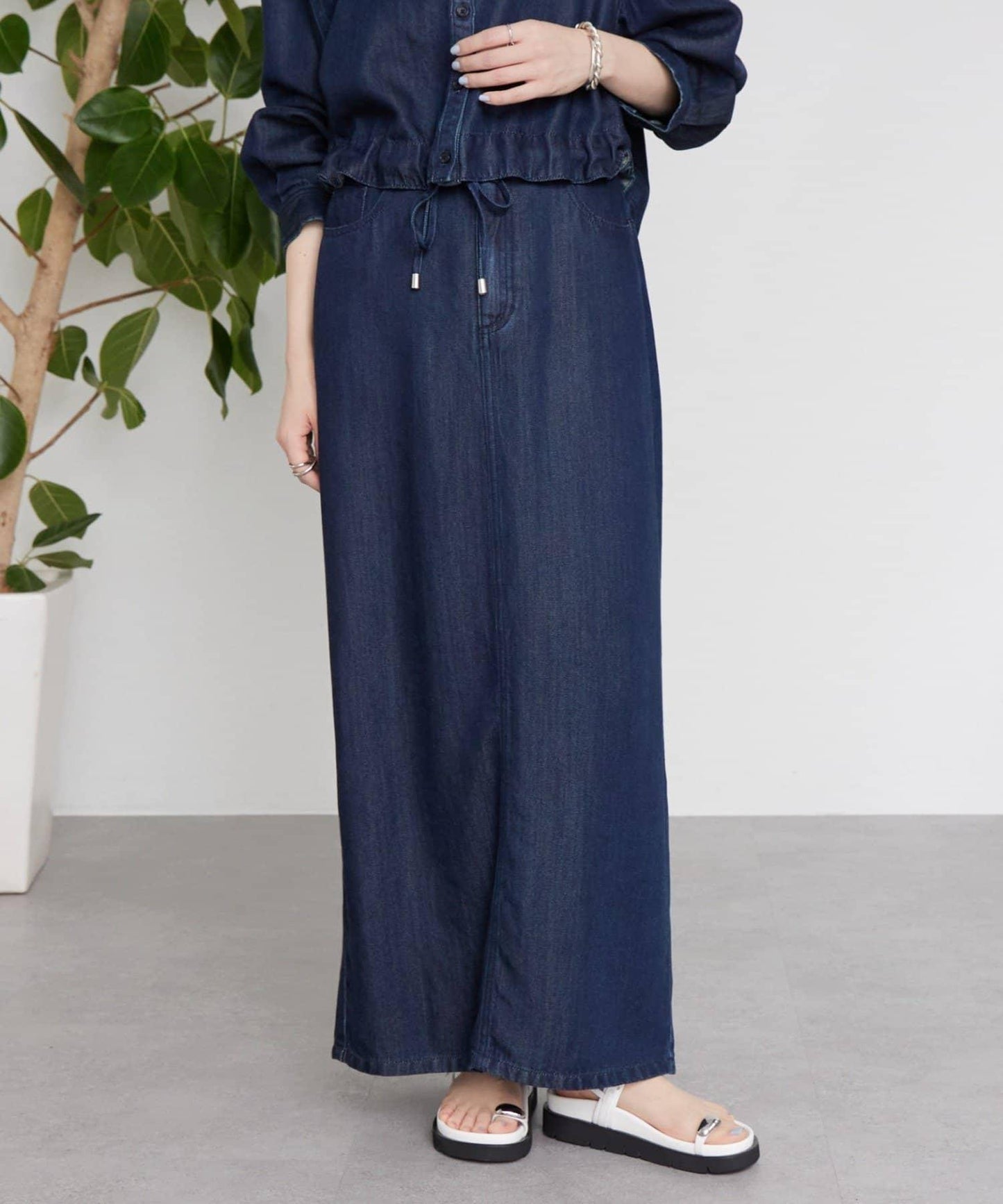 《近日開始》牛仔修身半身裙