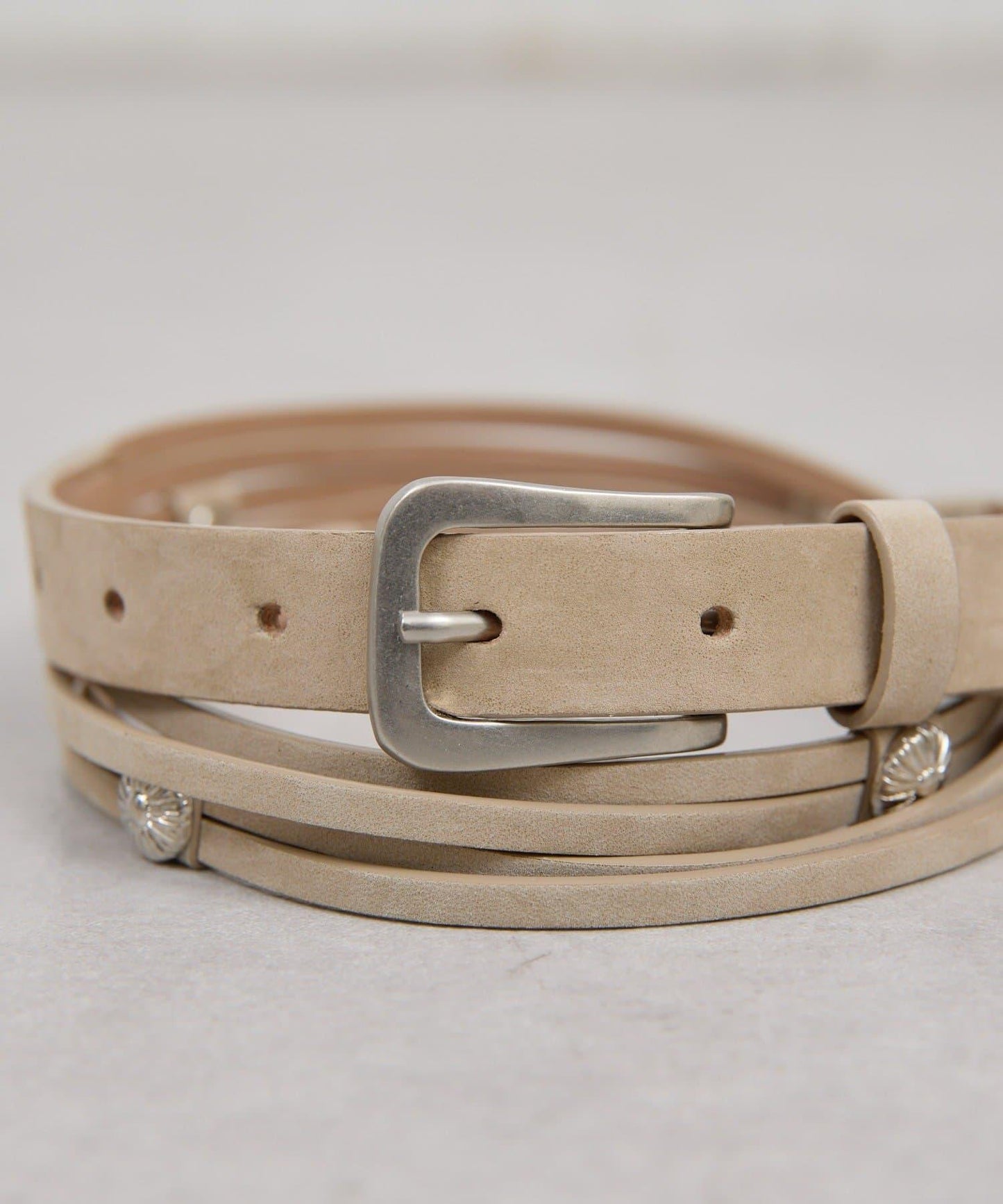 點綴裝飾釦皮帶