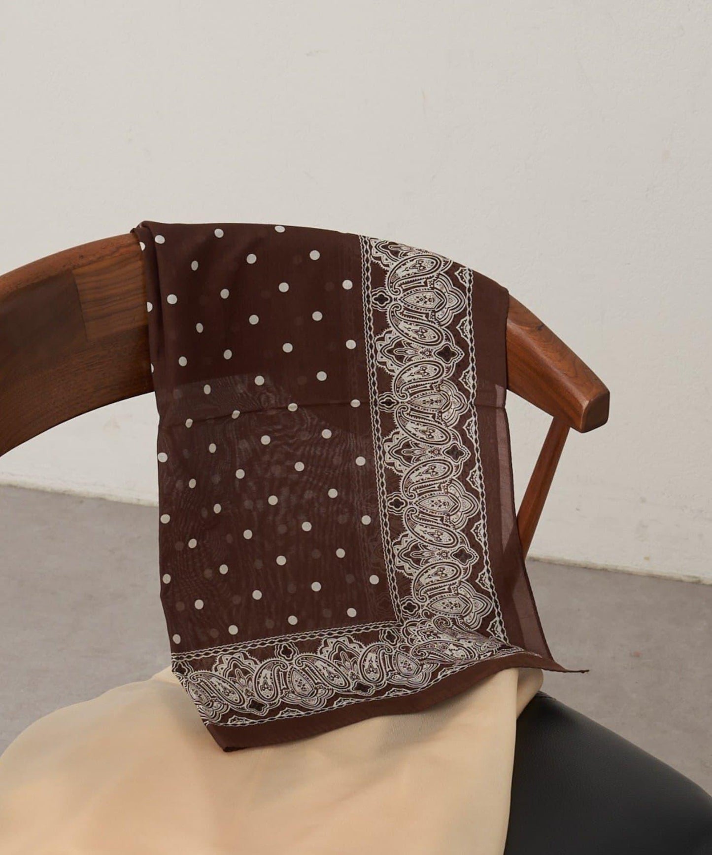 佩斯利波點圍巾