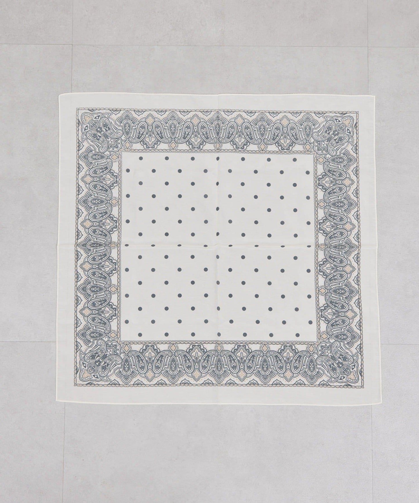 佩斯利波點圍巾