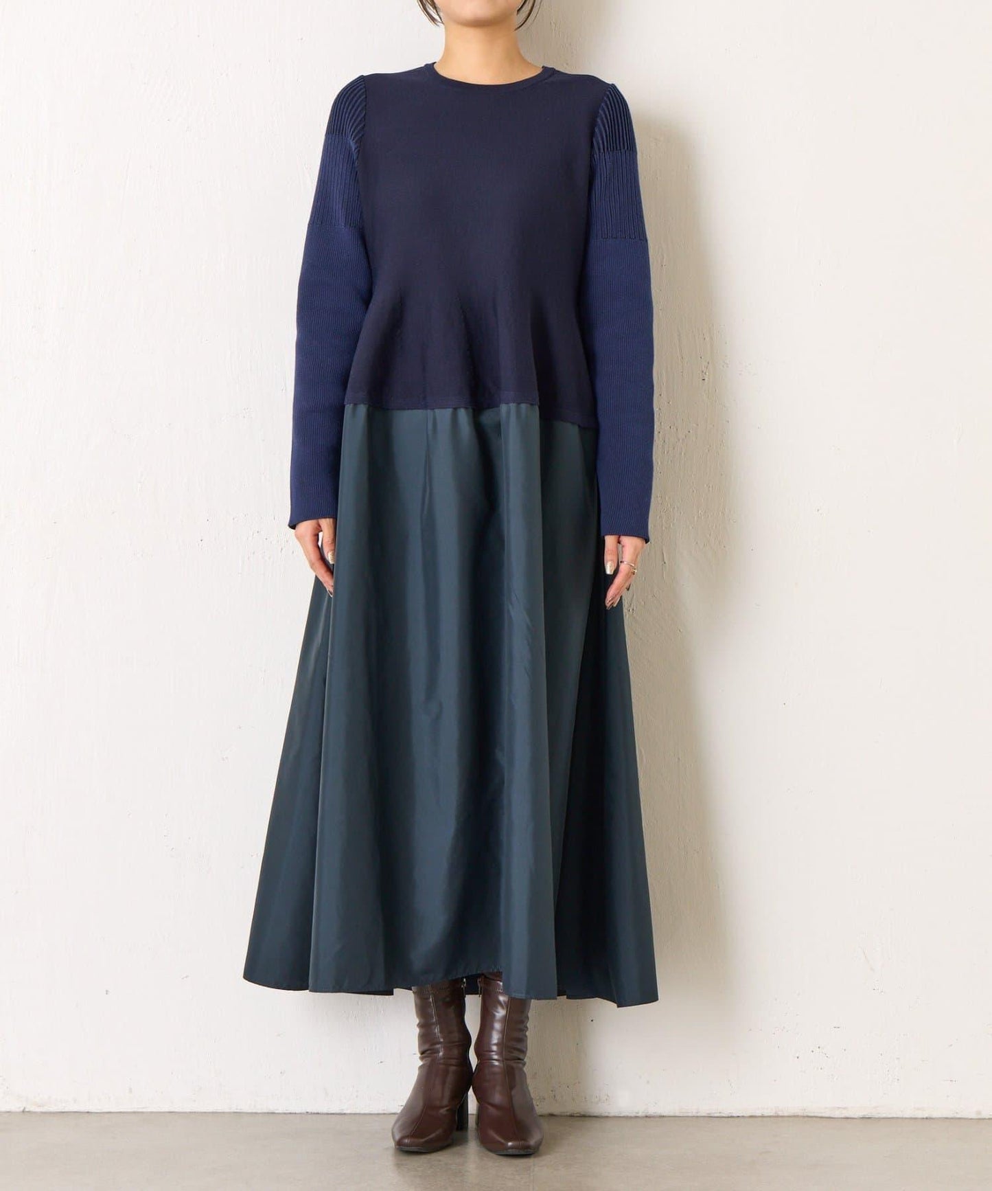 荷葉邊拼接連衣裙