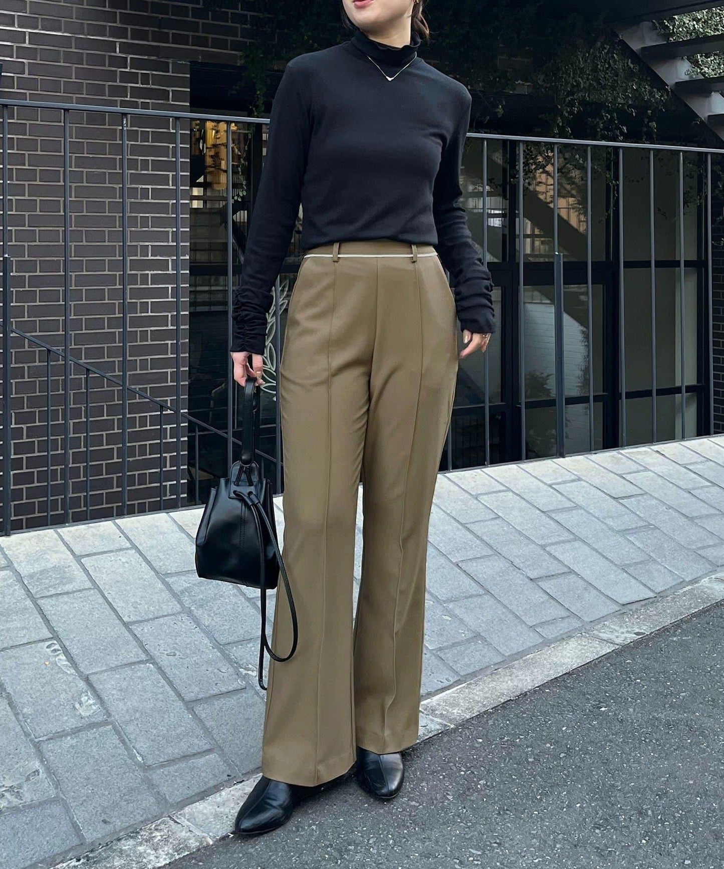 【有小個子尺碼】褶飾喇叭褲