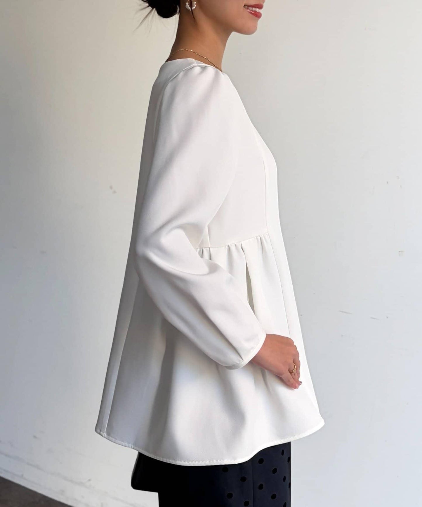 【可用於正式場合】荷葉邊上衣