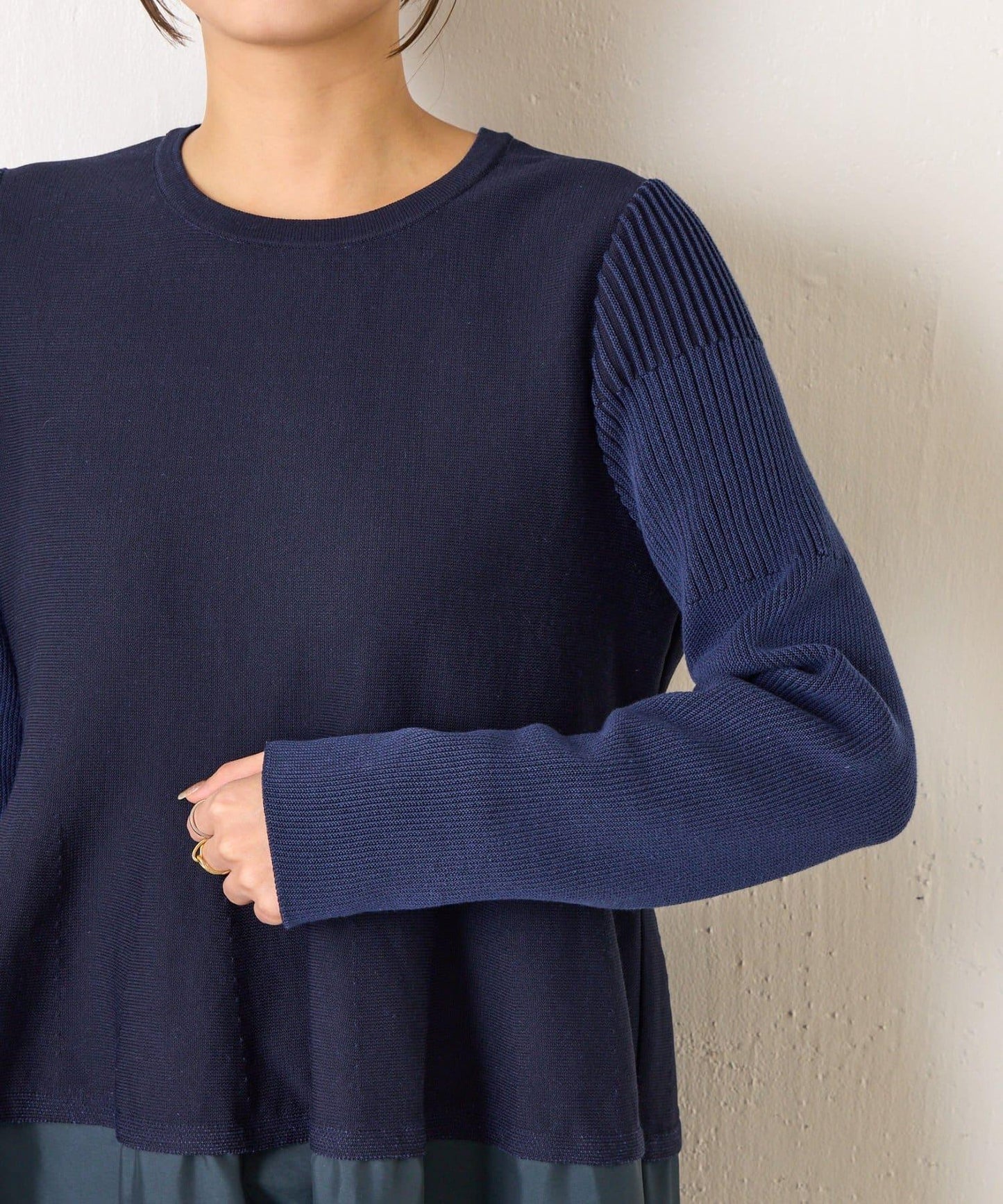 荷葉邊拼接連衣裙