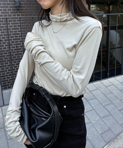 高領袖部褶皺長袖T恤