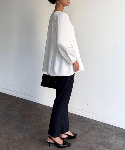 【可用於正式場合】荷葉邊上衣