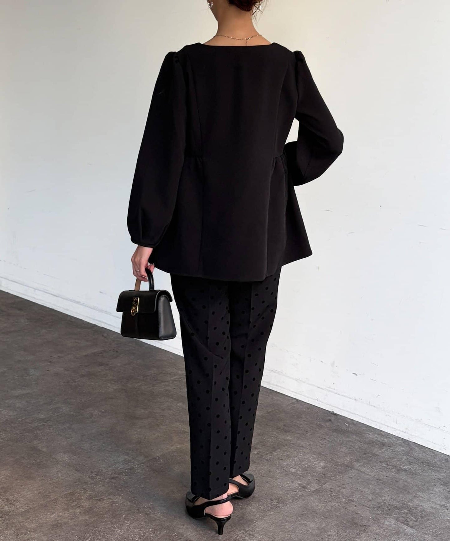 【可用於正式場合】荷葉邊上衣