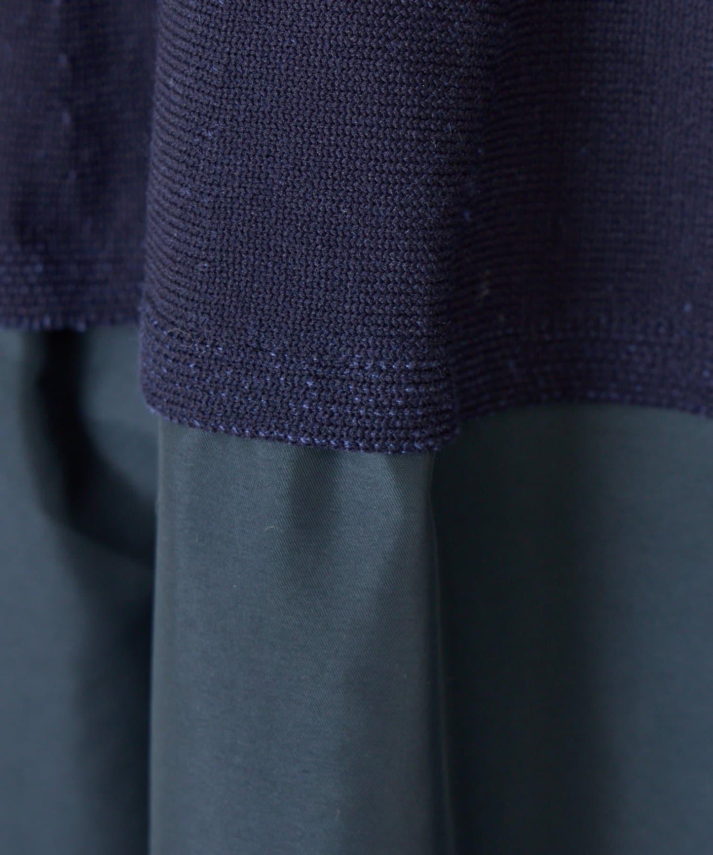 荷葉邊拼接連衣裙