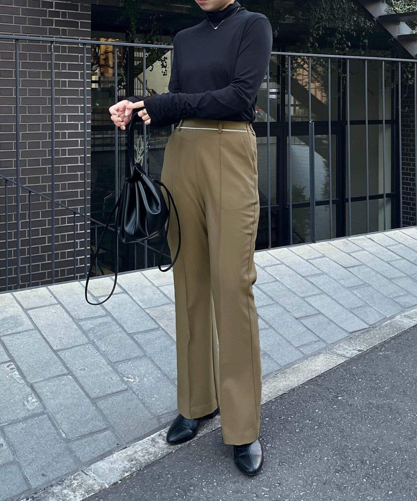 高領袖部褶皺長袖T恤