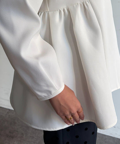 【可用於正式場合】荷葉邊上衣