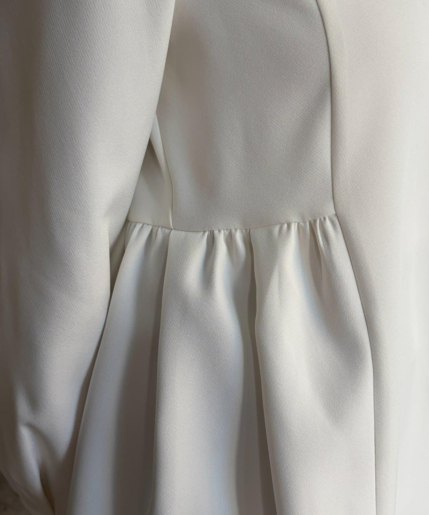 【可用於正式場合】荷葉邊上衣