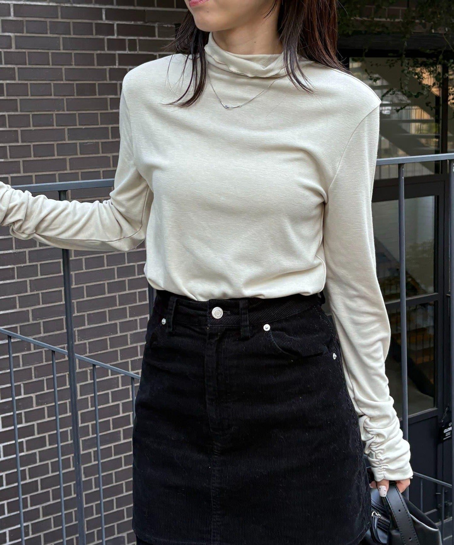 高領袖部褶皺長袖T恤