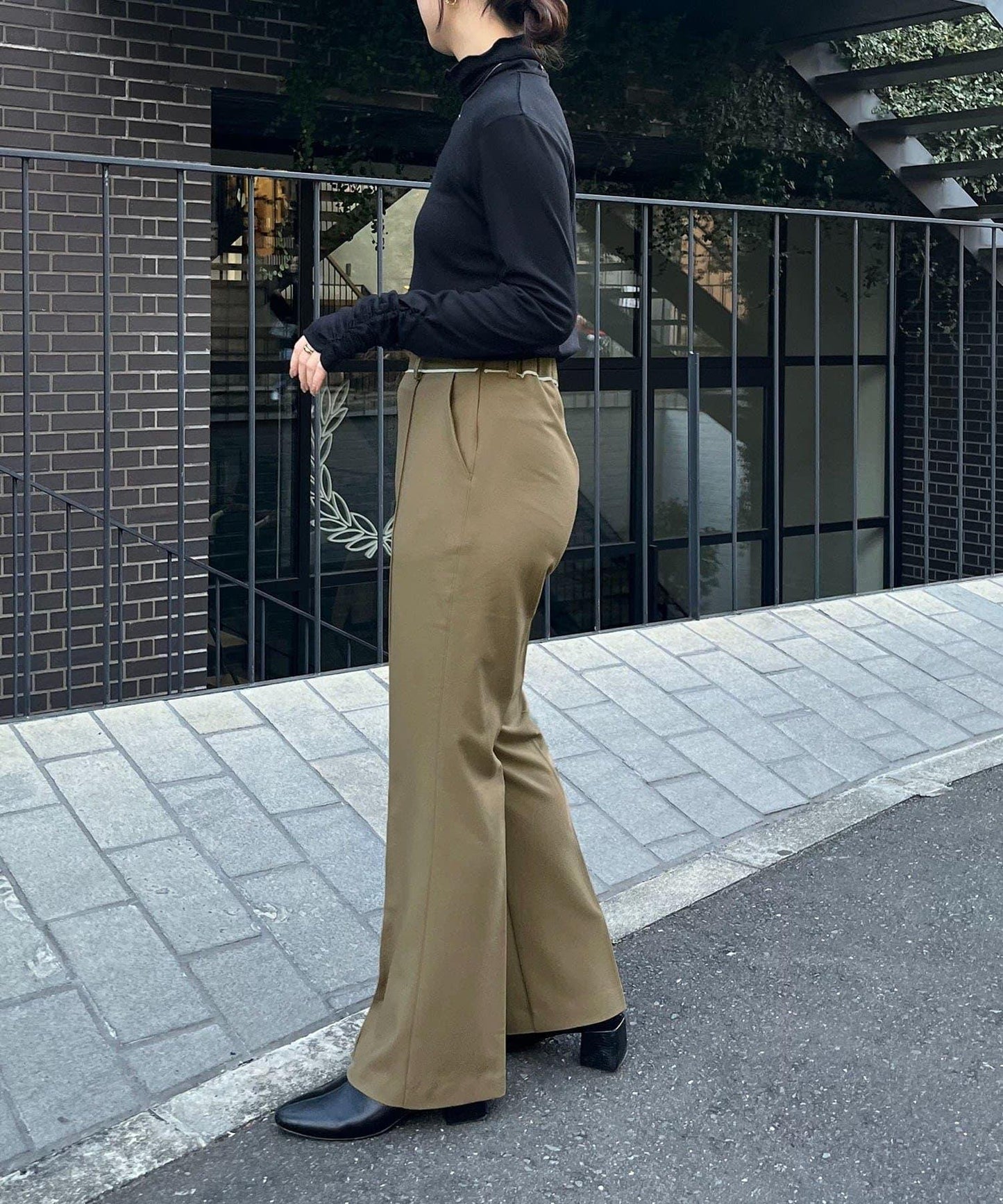 高領袖部褶皺長袖T恤