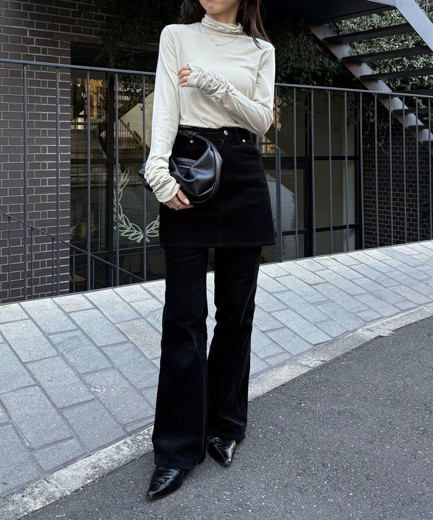 高領袖部褶皺長袖T恤