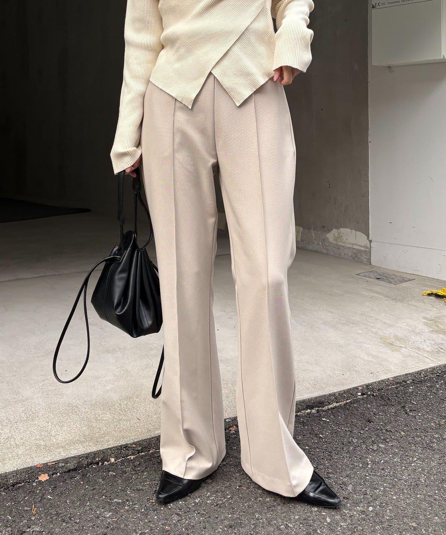 【有小個子尺碼】褶飾喇叭褲