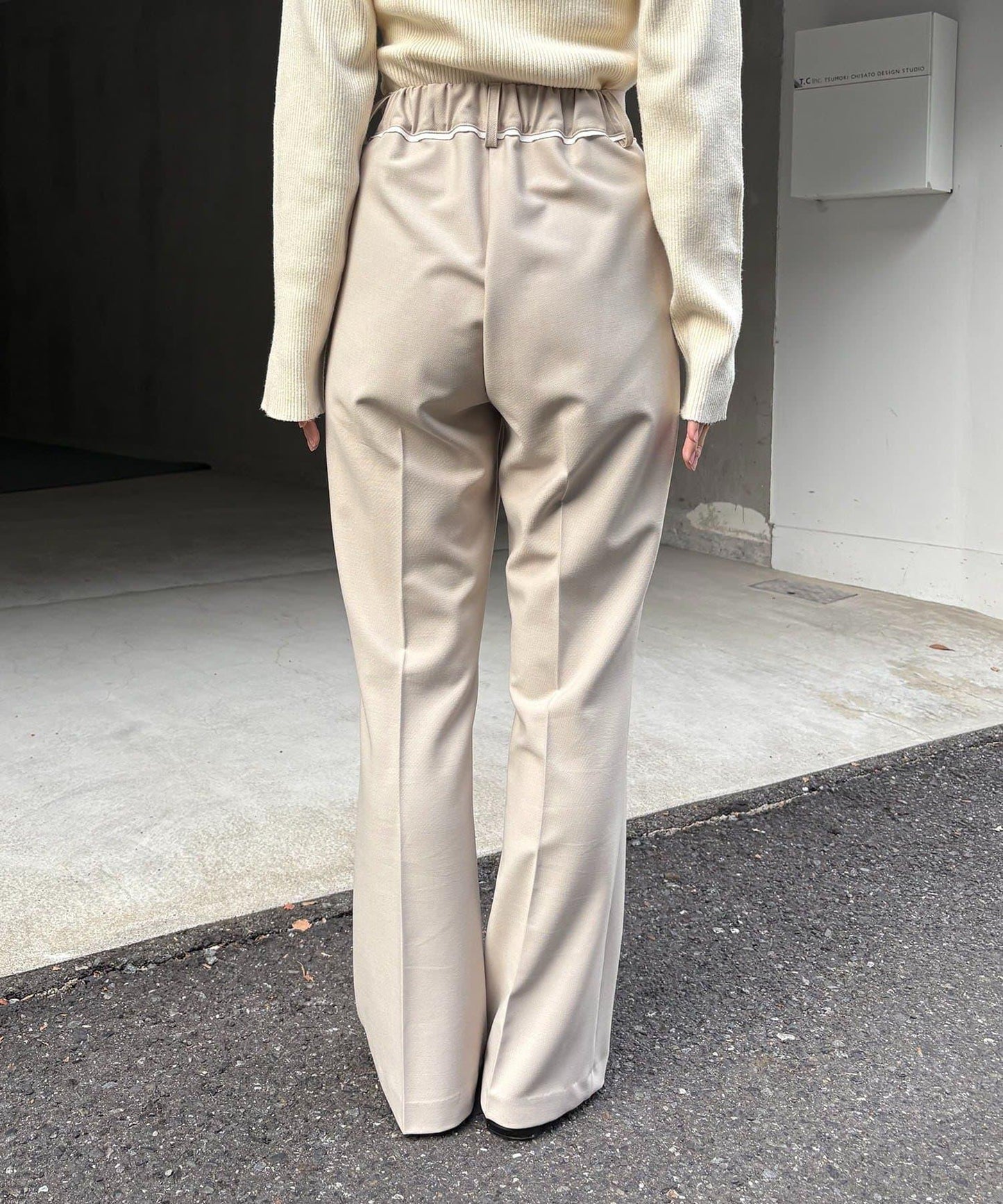 【有小個子尺碼】褶飾喇叭褲