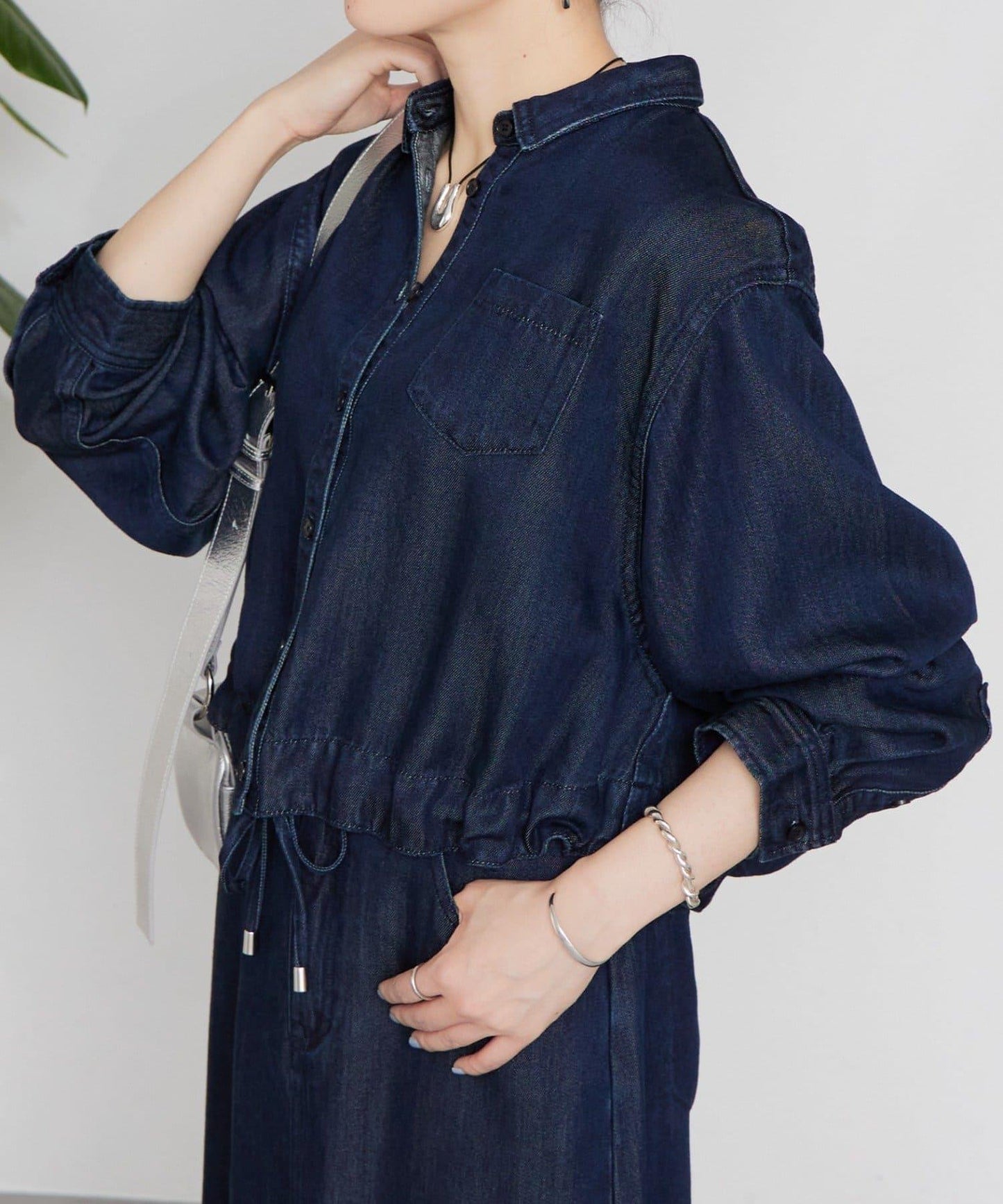 12月11日（星期四）開始 流蘇牛仔短款襯衫