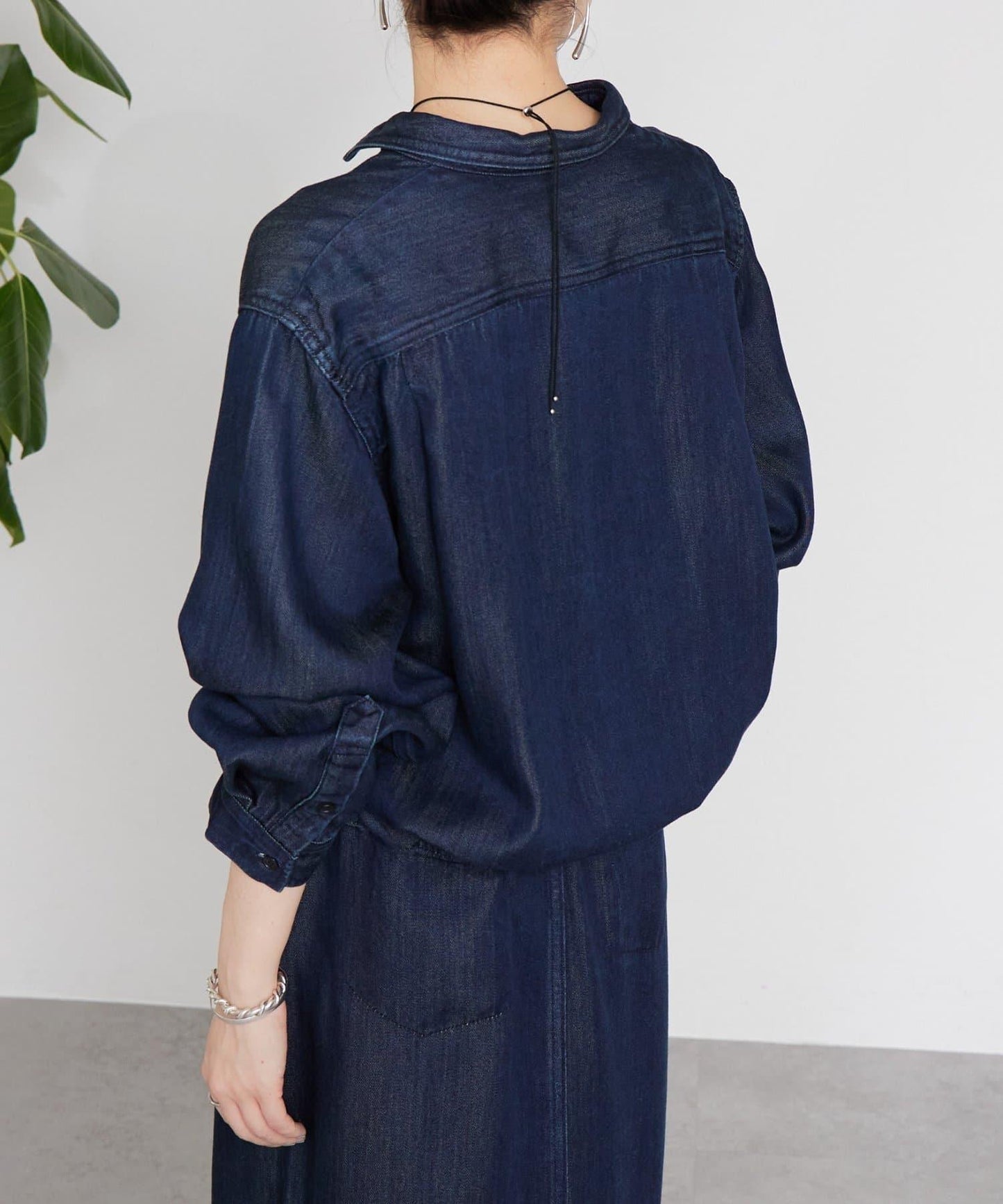 12月11日（星期四）開始 流蘇牛仔短款襯衫