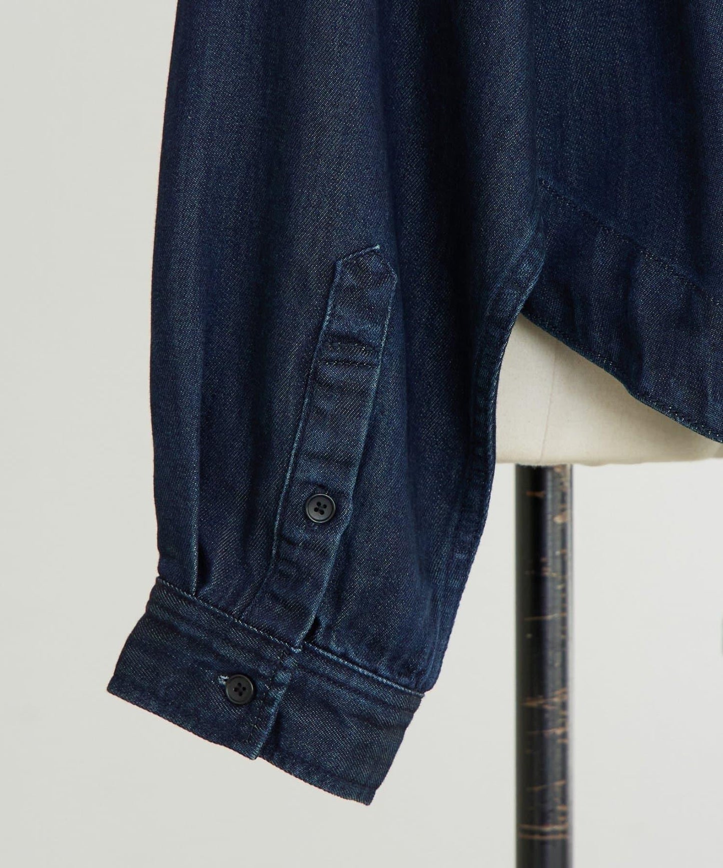 12月11日（星期四）開始 流蘇牛仔短款襯衫