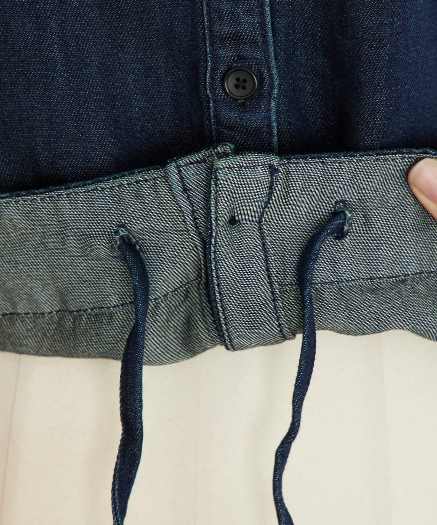 12月11日（星期四）開始 流蘇牛仔短款襯衫