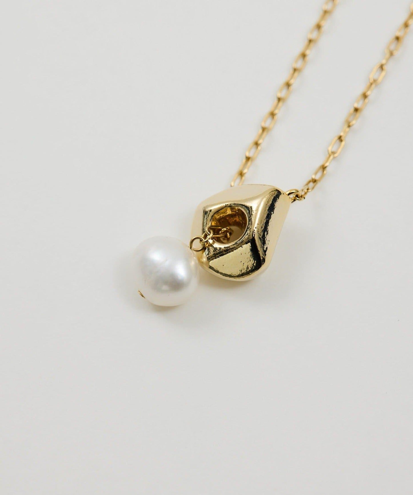 珍珠金屬質感方塊項鍊