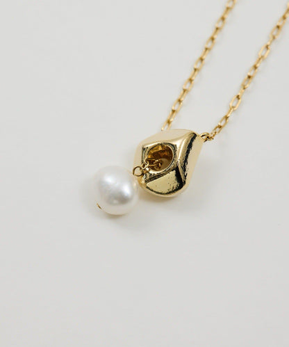 珍珠金屬質感方塊項鍊