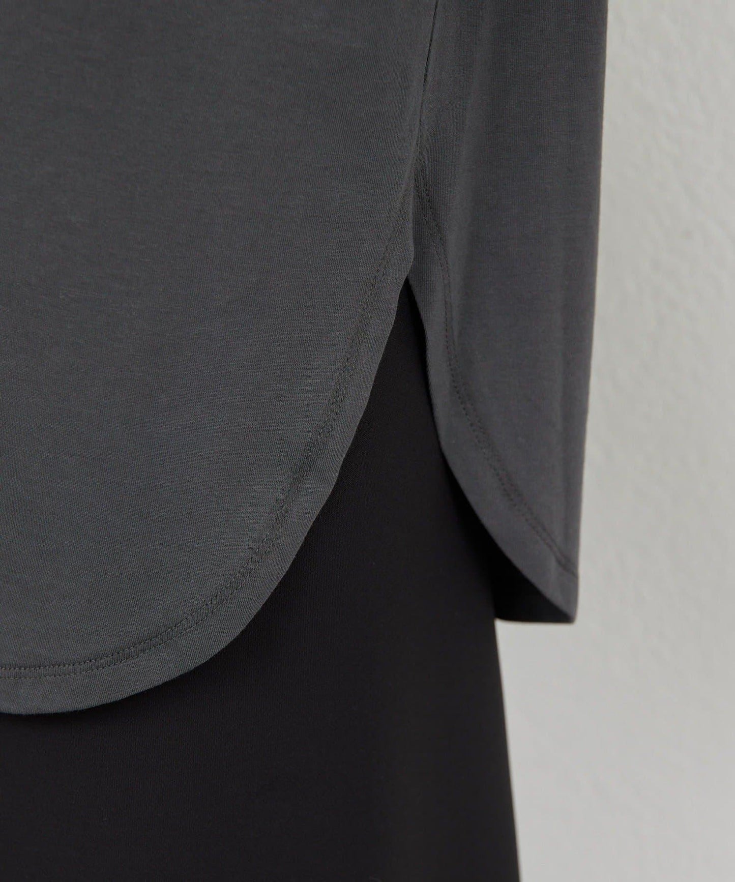 【可手洗】圓弧下襬T恤