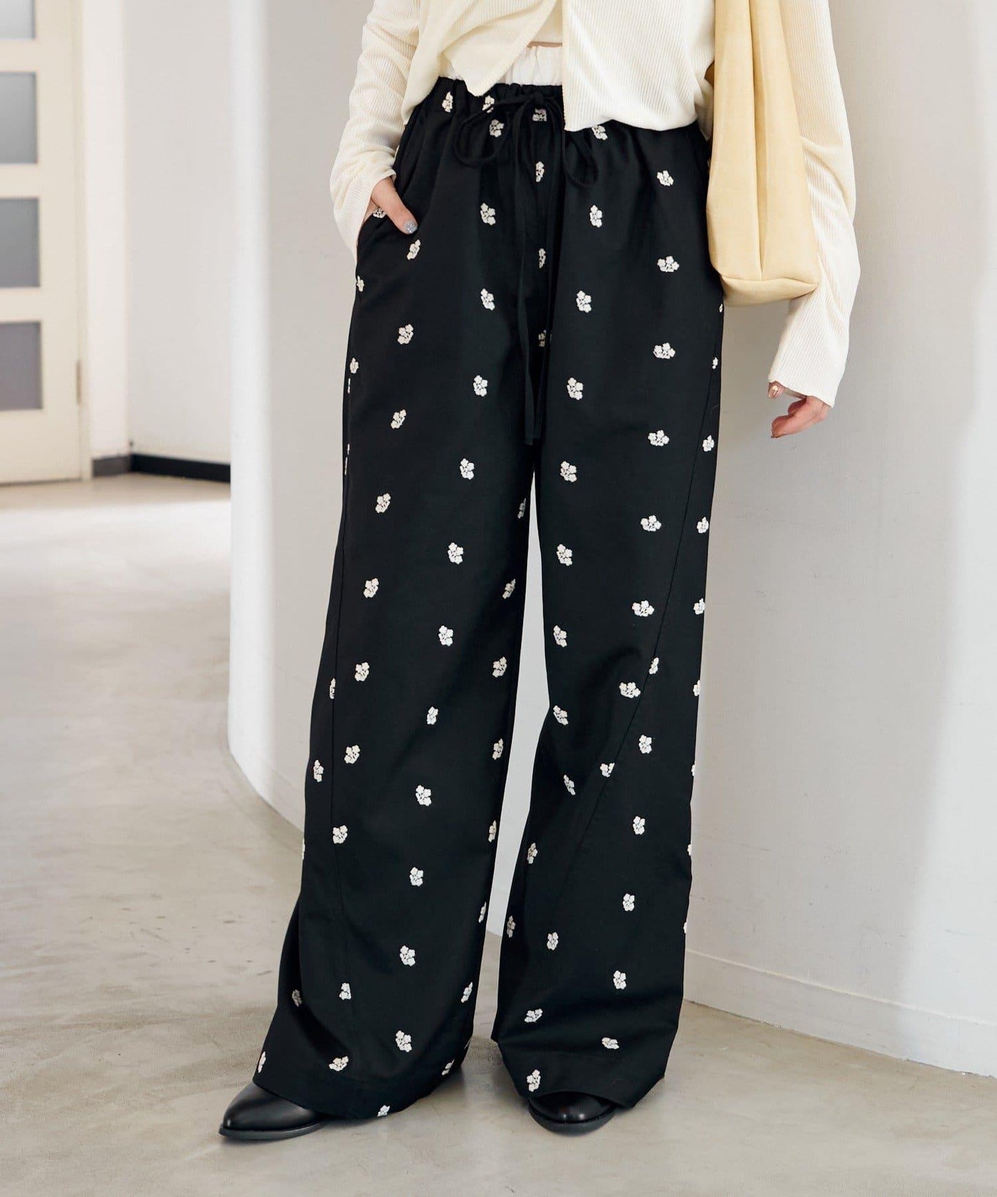 花卉刺繡寬腿褲