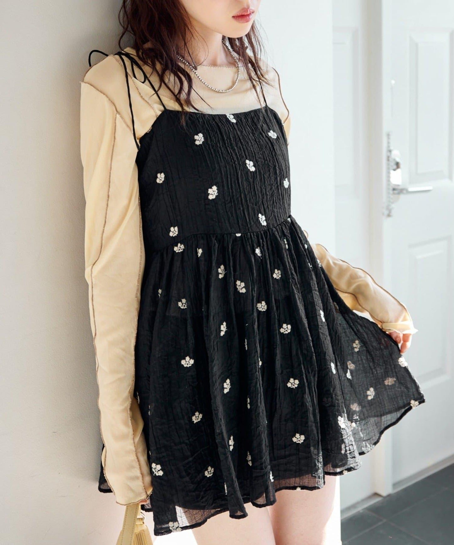 花卉刺繡吊帶長款上衣