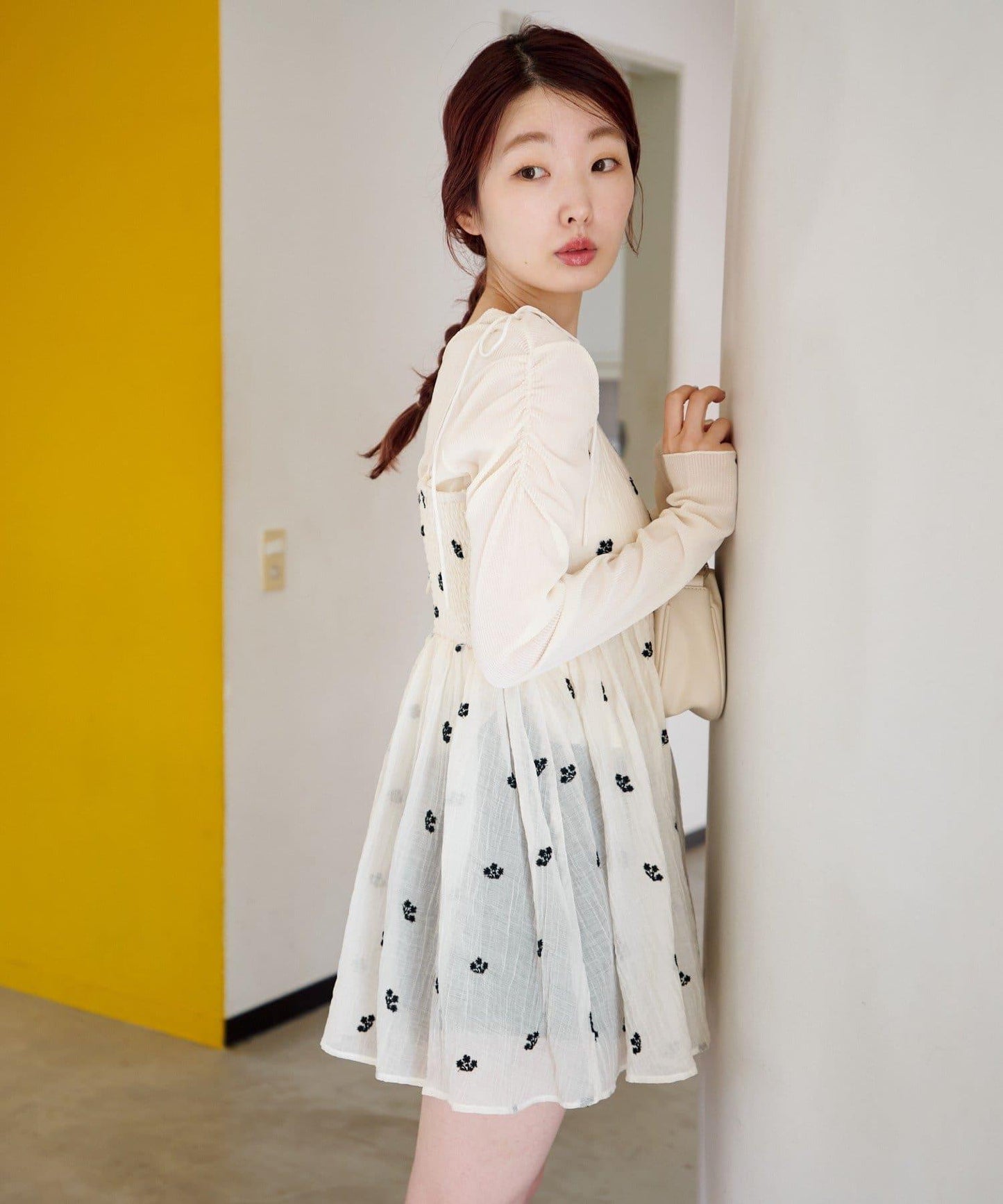 花卉刺繡吊帶長款上衣