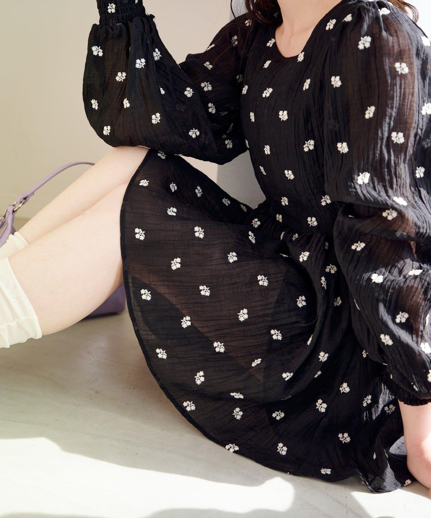 花卉刺繡迷你連衣裙