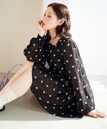 花卉刺繡迷你連衣裙