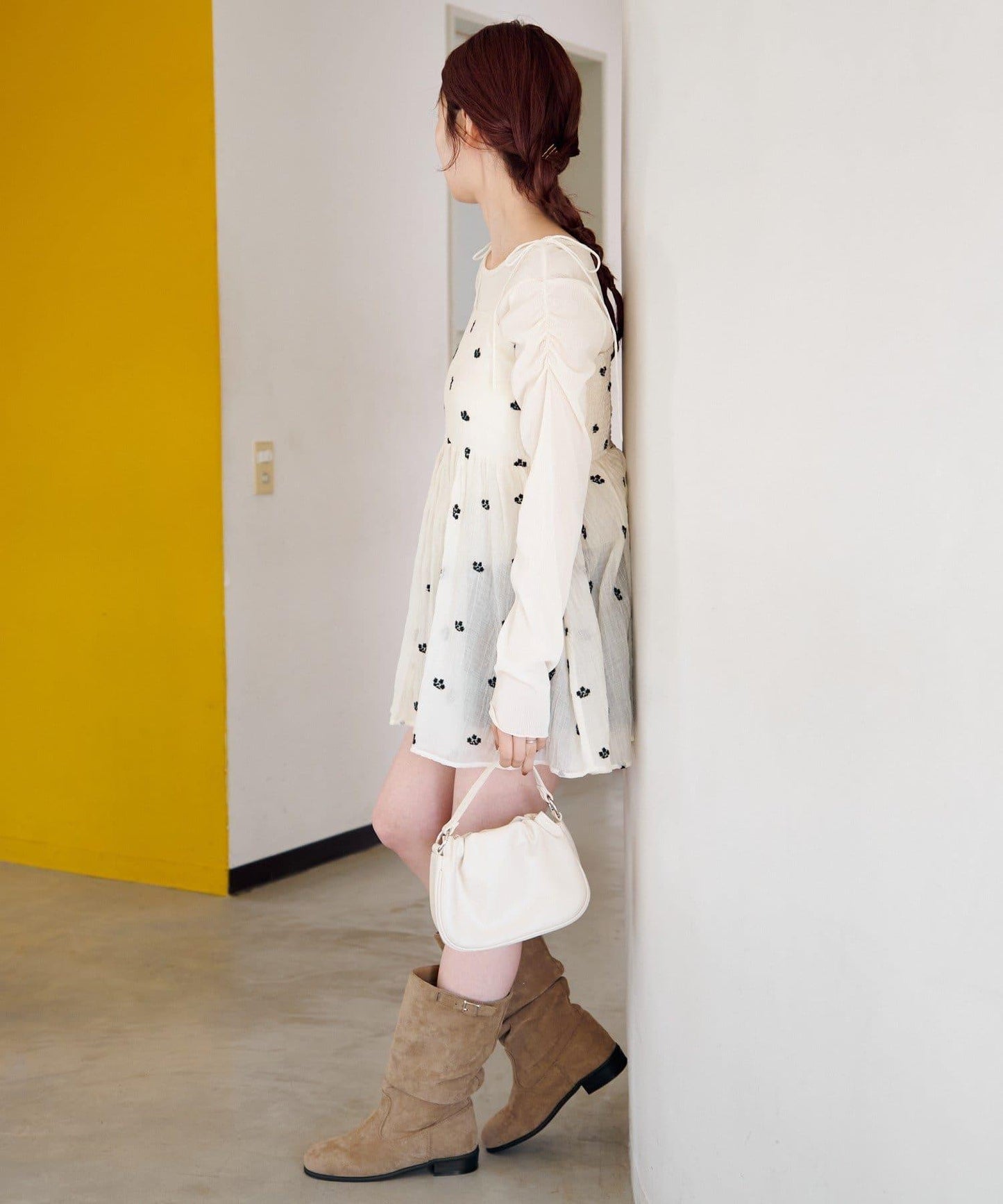 花卉刺繡吊帶長款上衣