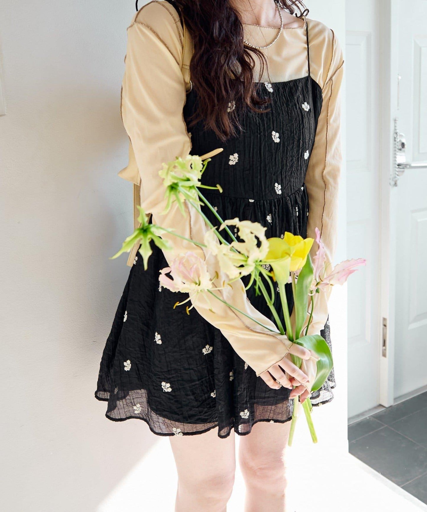 花卉刺繡吊帶長款上衣