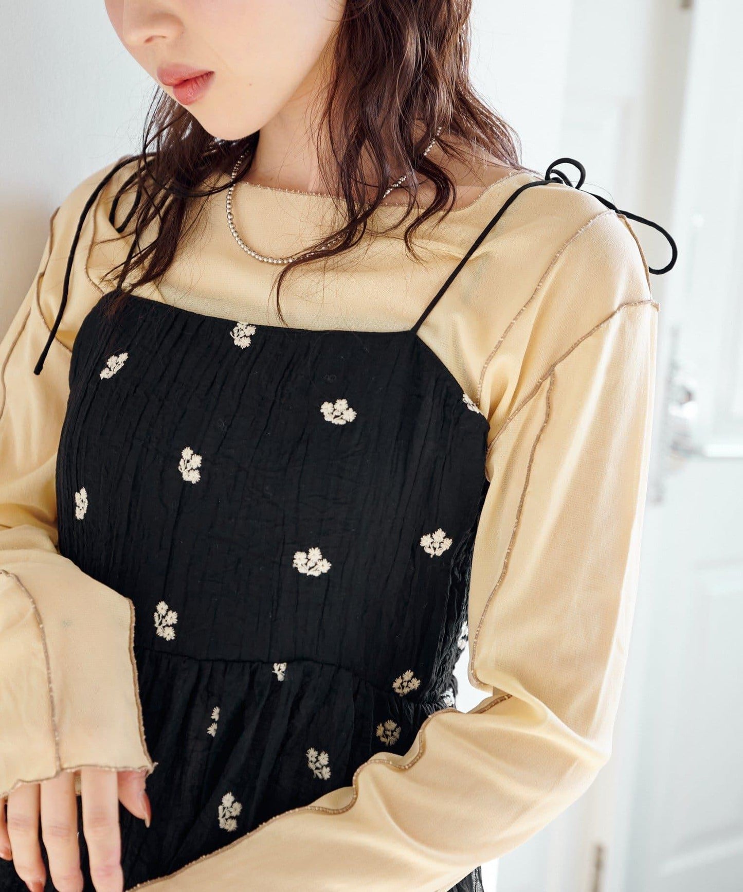 花卉刺繡吊帶長款上衣
