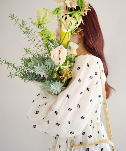 花卉刺繡迷你連衣裙