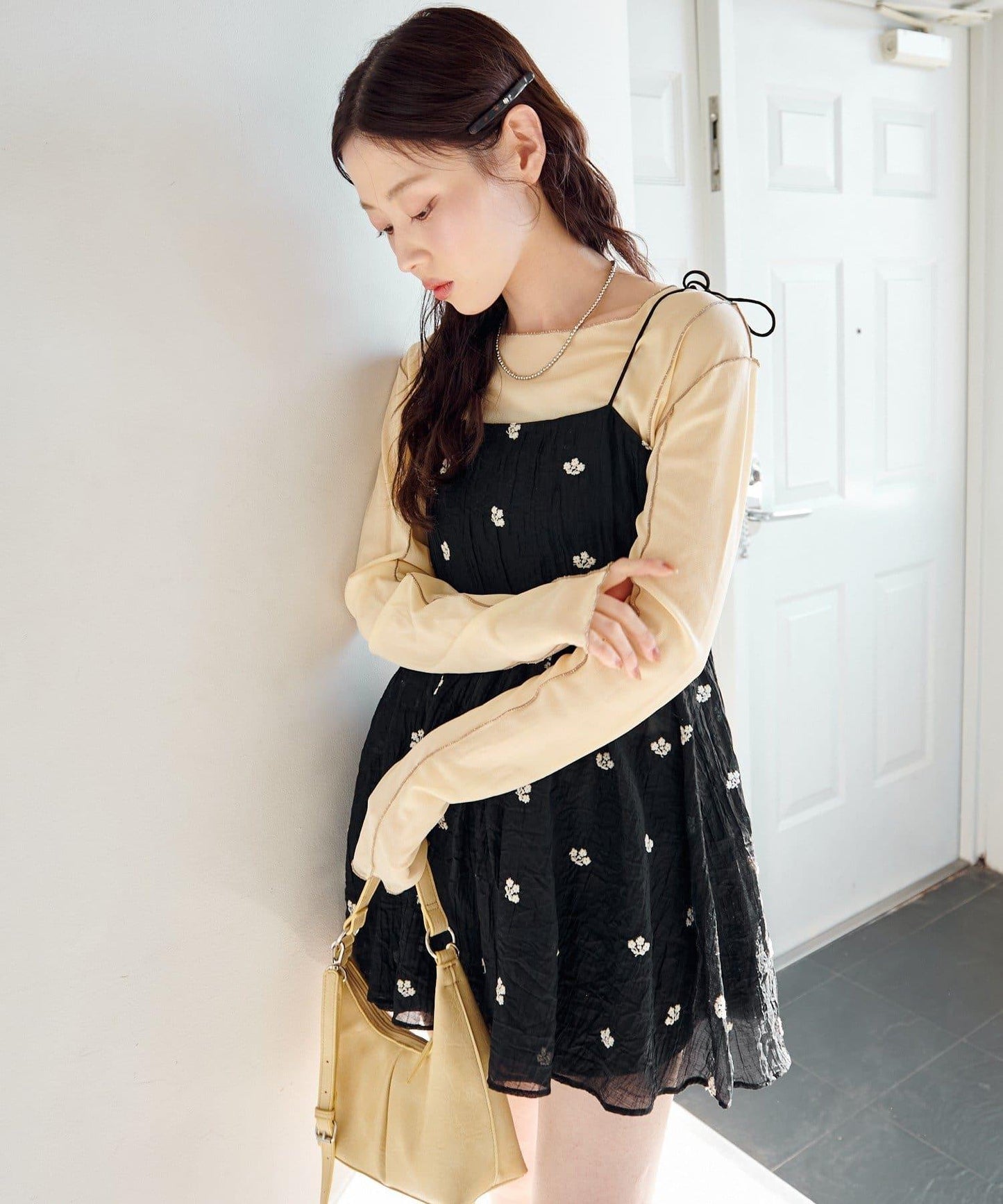 花卉刺繡吊帶長款上衣